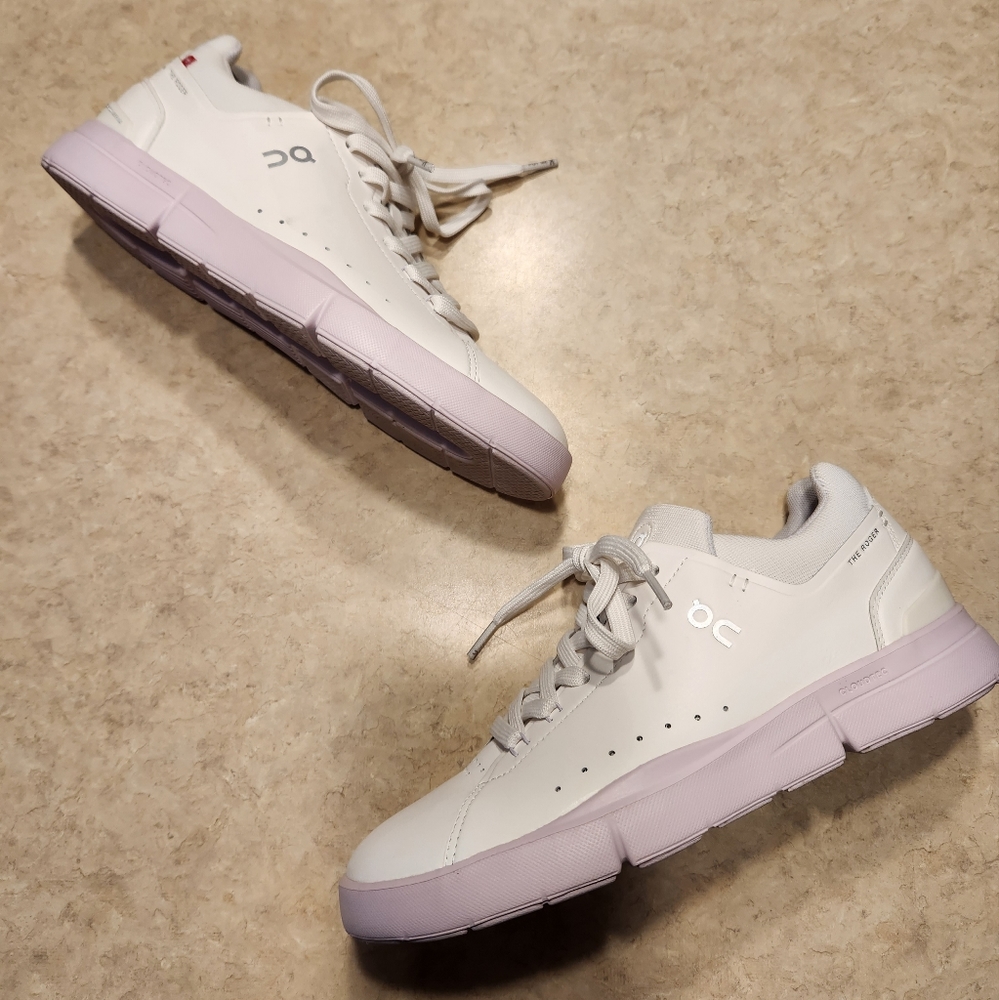 👟On Running The Roger Sneaker